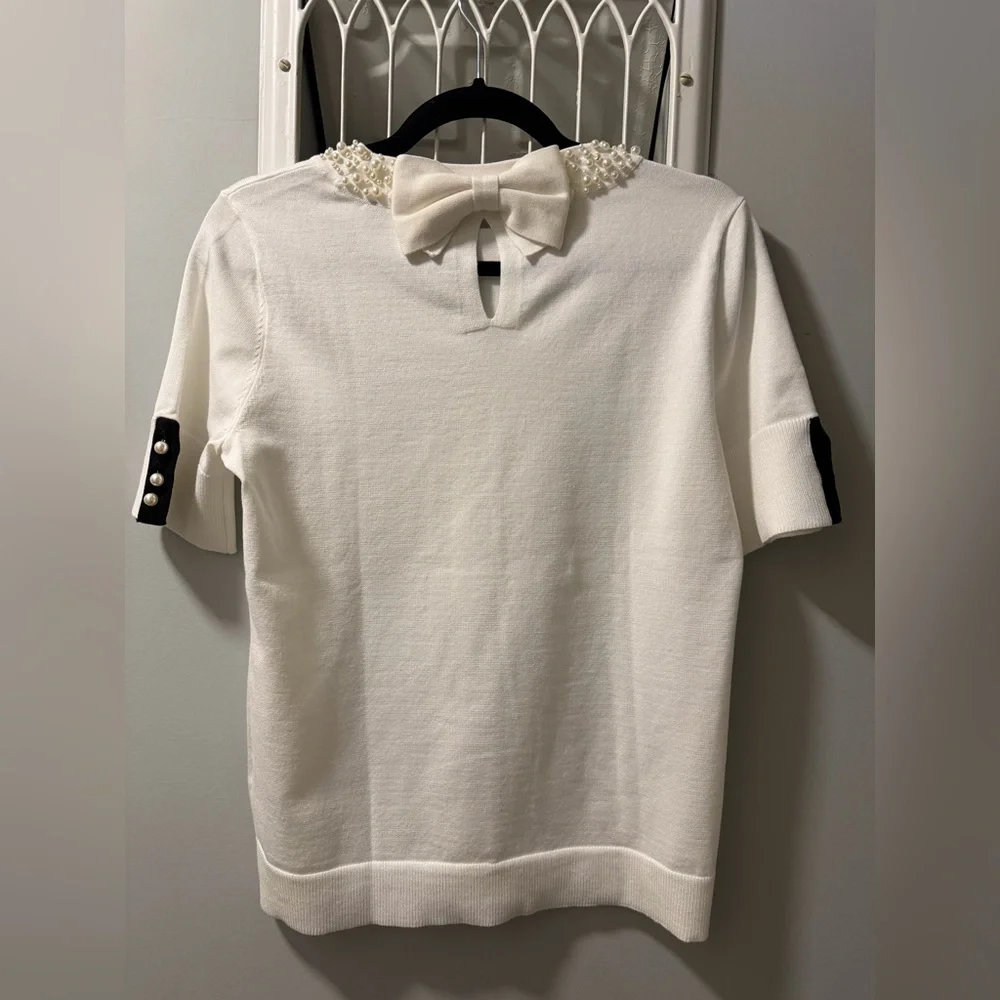 NWOT Karl Lagerfeld White Short Sleeve Top with Pearl Neckline, Sz S - Picture 7 of 7